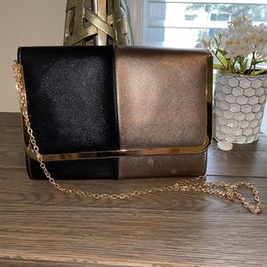 Aldo Clutch Black & Gold